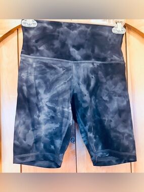 lululemon athletica Black Tie-Dye Bike Shorts
